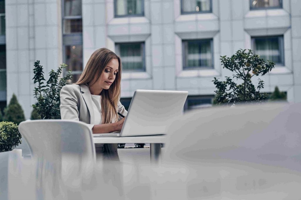 Vì sao các nhà tuyển dụng có thể thuê nhiều lao động công nghệ đến Canada L&C Global