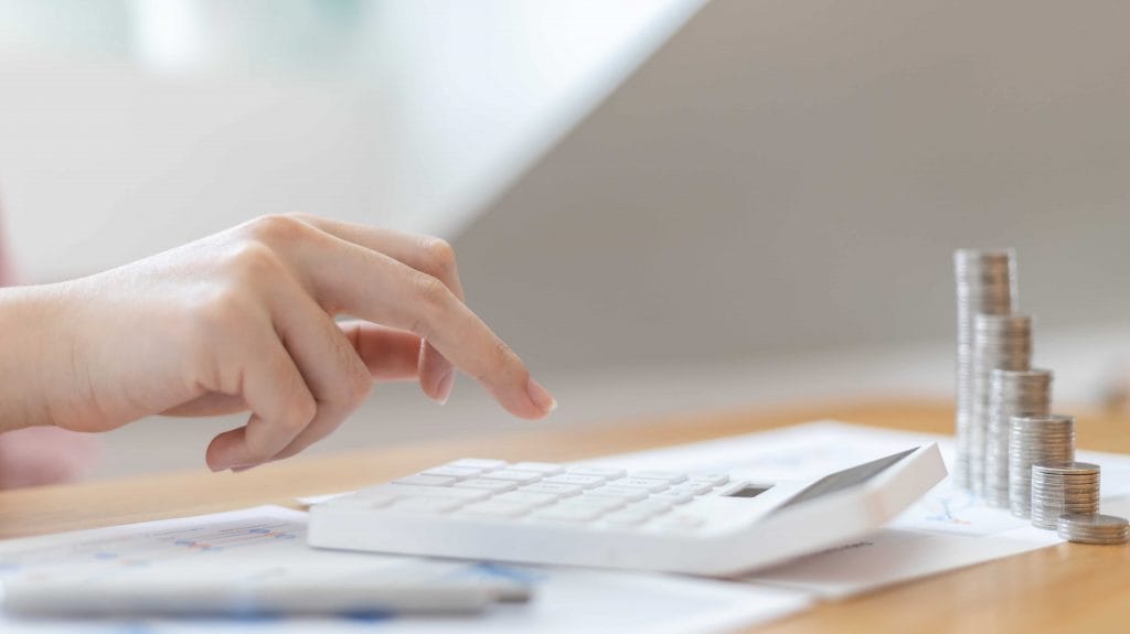 Canada công bố tăng lệ phí nhập cư mới bắt đầu từ ngày 30 tháng 4 năm 2022 L&C Global