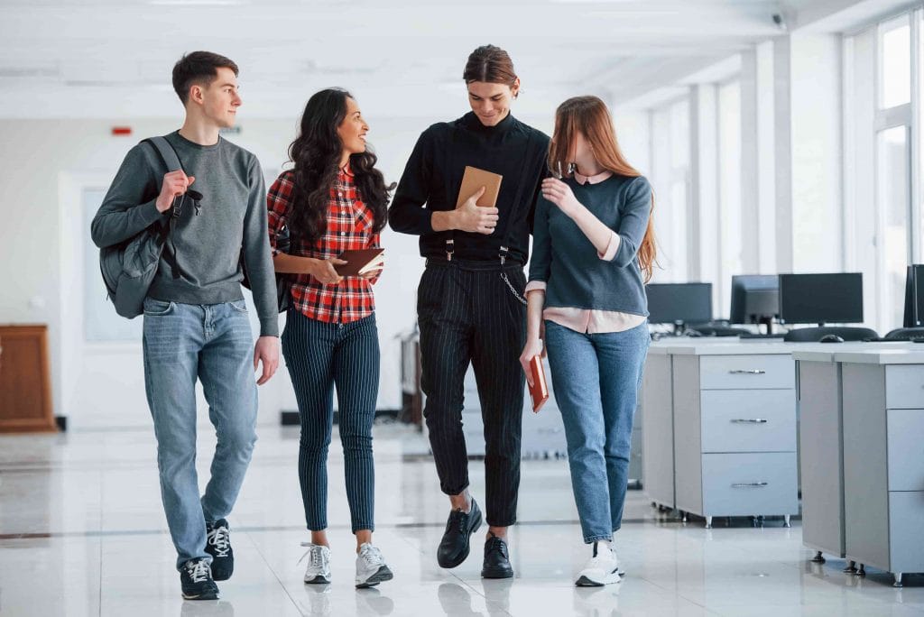 Làm thế nào để đánh giá trình độ học vấn của bạn để nhập cư Canada L&C Global