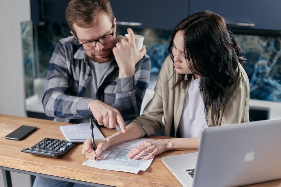Nhập cư Canada - Tính thu nhập để bảo lãnh người thân