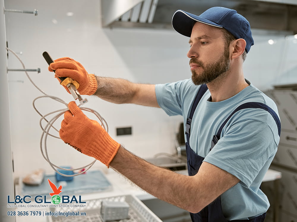 Nhập cư Canada với tư cách là thợ sửa điện L&C Global