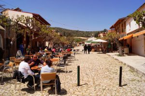 visa-đi-síp-Omodos- ngôi làng nên thơ ở chân núi Troodos, Síp