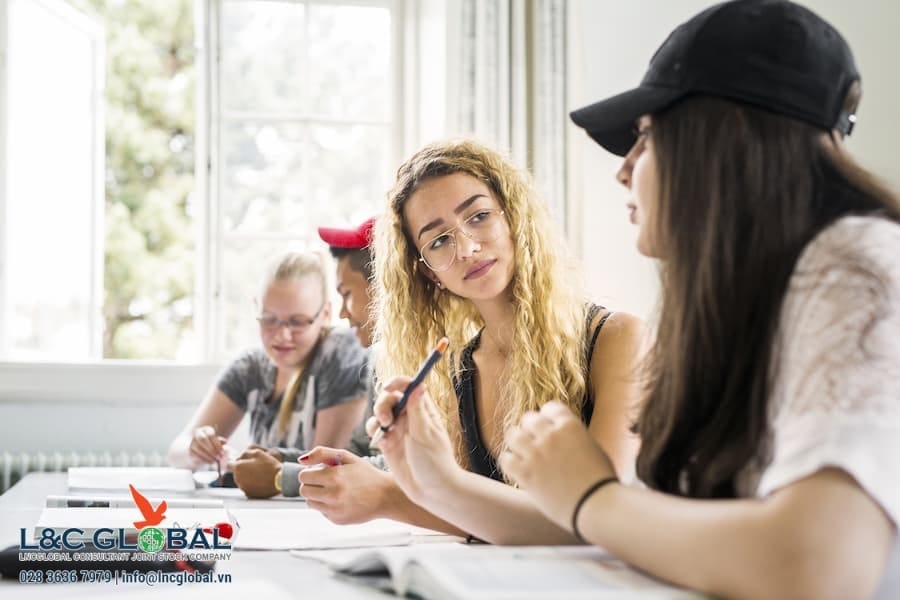 Biện pháp doanh nghiệp giúp người lao động tránh nhập cư Canada chậm trễ