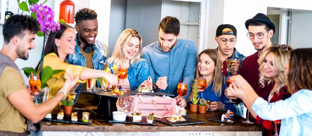 Tại sao Vancouver là một trong những nơi tốt nhất thế giới để thưởng thức một ly cocktail L&C Global